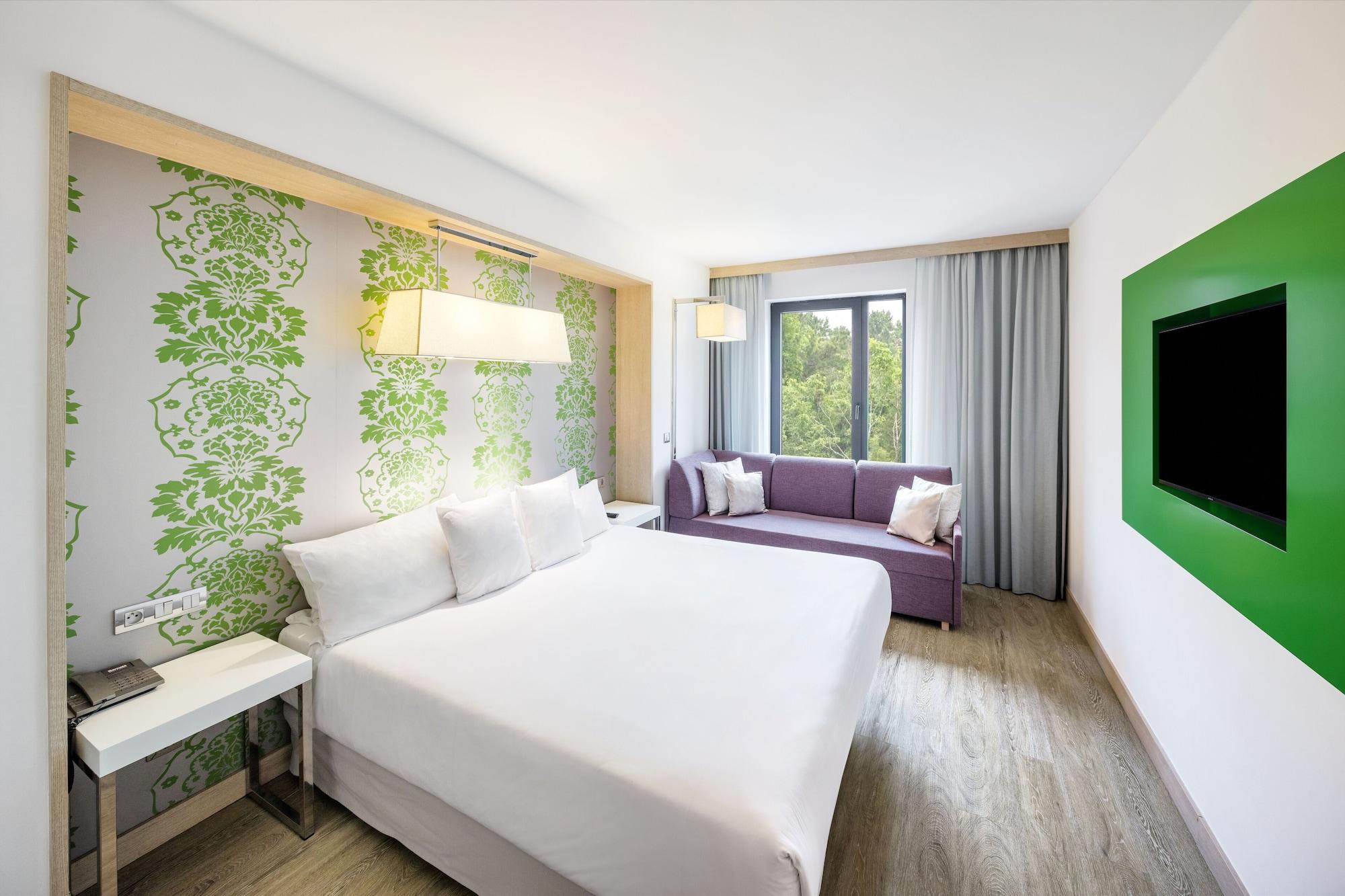 Occidental Five Hotel